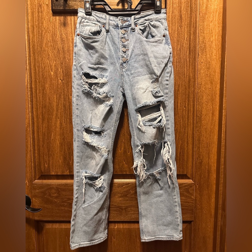 Trendy High Rise Distressed Jeans in Light Blue
